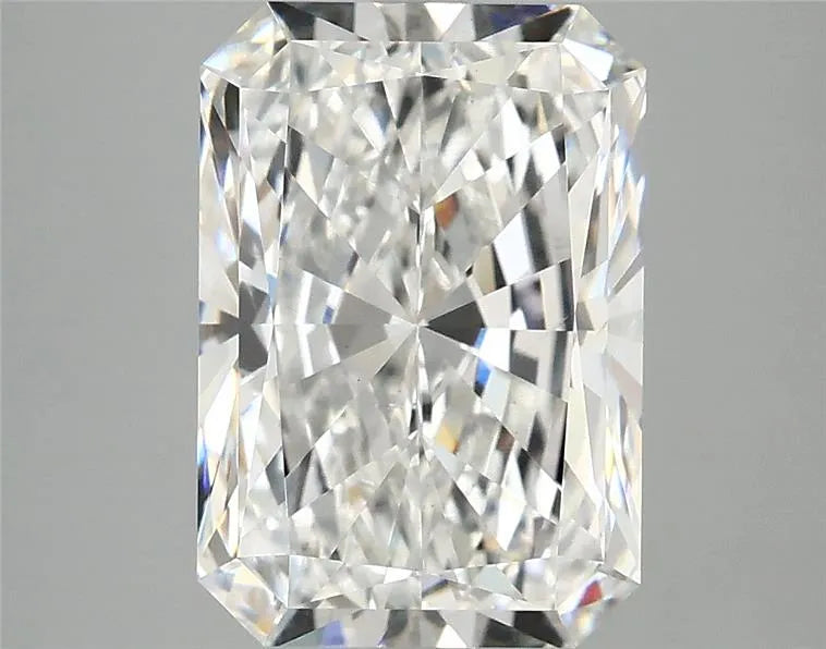 4.07ct Radiant Lab Grown Diamond (Colour E, Clarity SI1, IGI Certified)