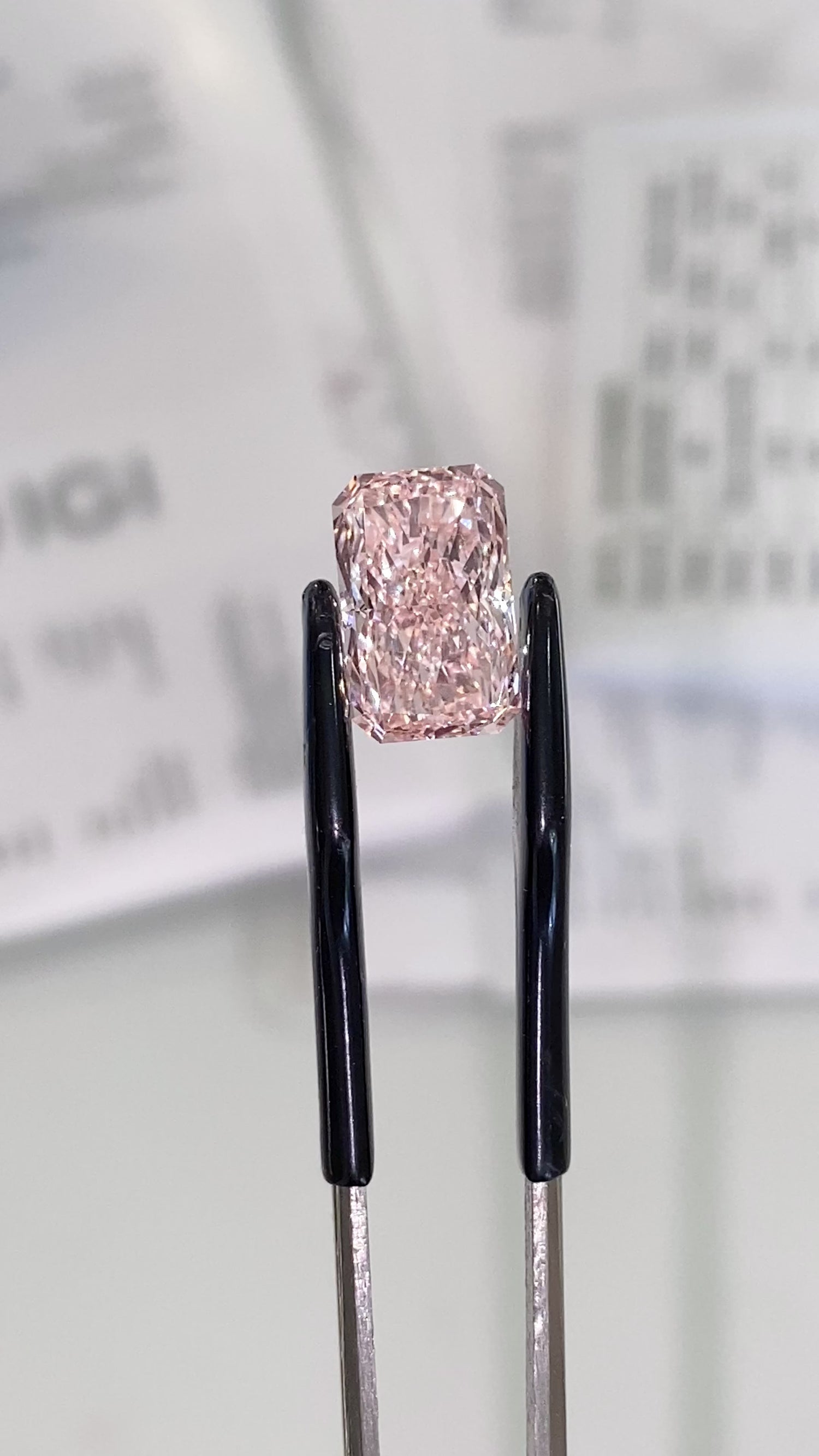 Pink Radiant Lab Diamond 3.55 ct VVS1